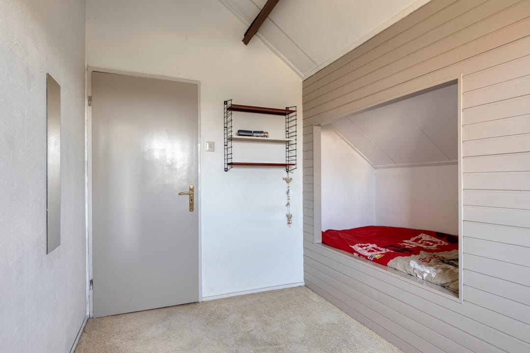 Spacious detached bungalow with panoramic polder views — 38