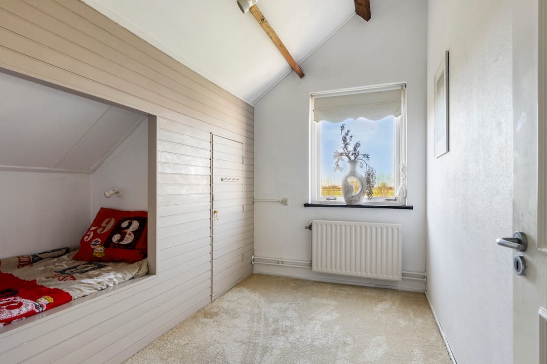 Spacious detached bungalow with panoramic polder views — 37