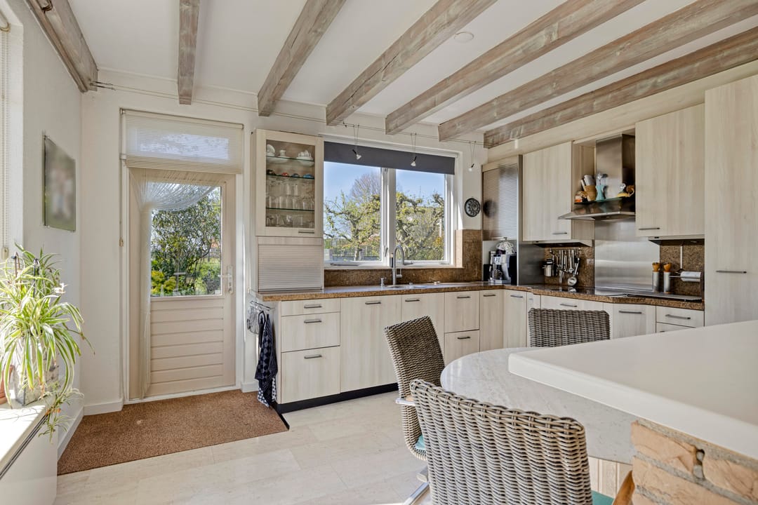 Spacious detached bungalow with panoramic polder views — 23