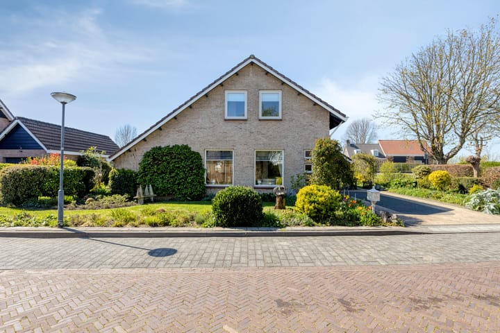 Photo 4 of Strandloperstraat 2