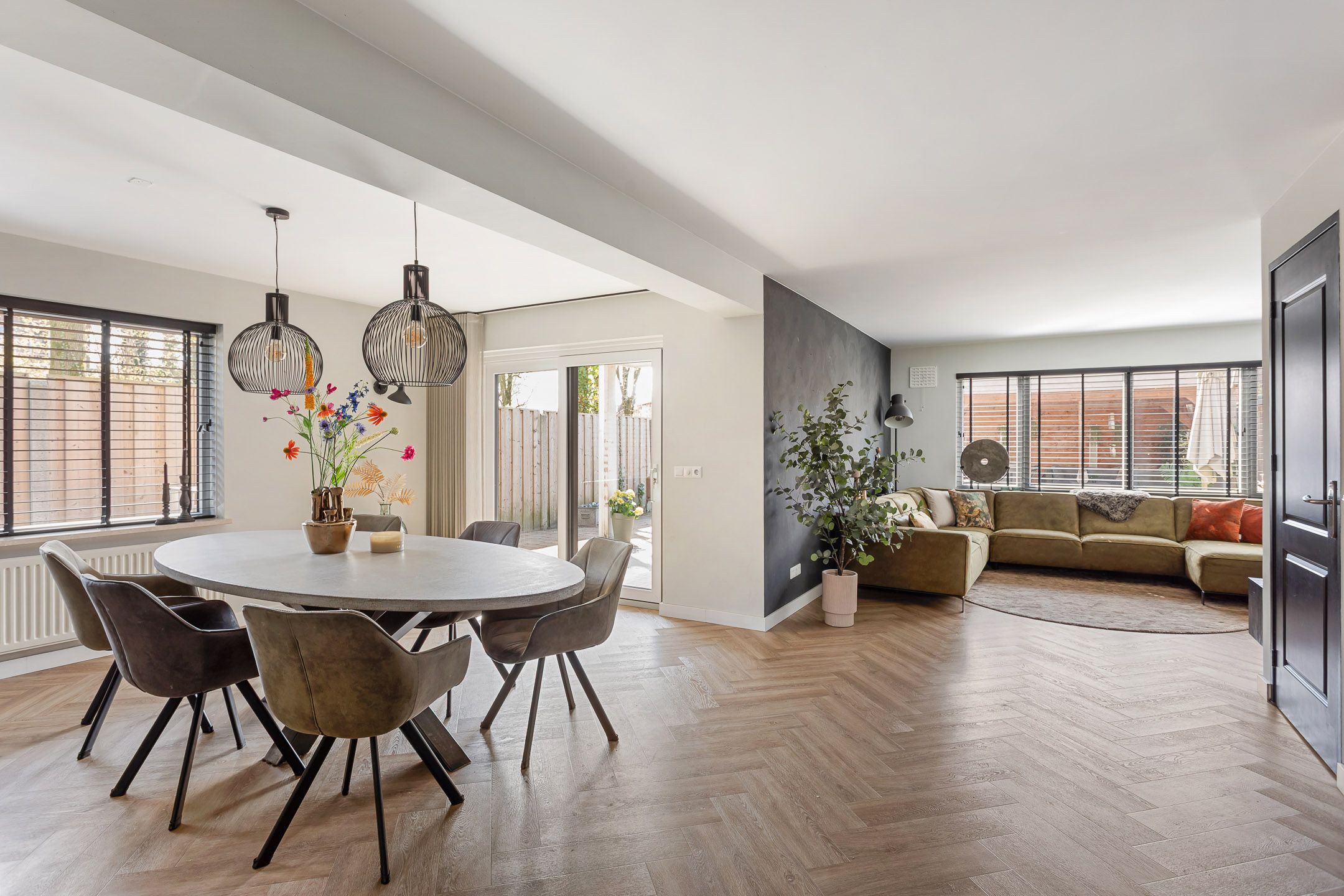 Photo 6 of Zilverschoon 30