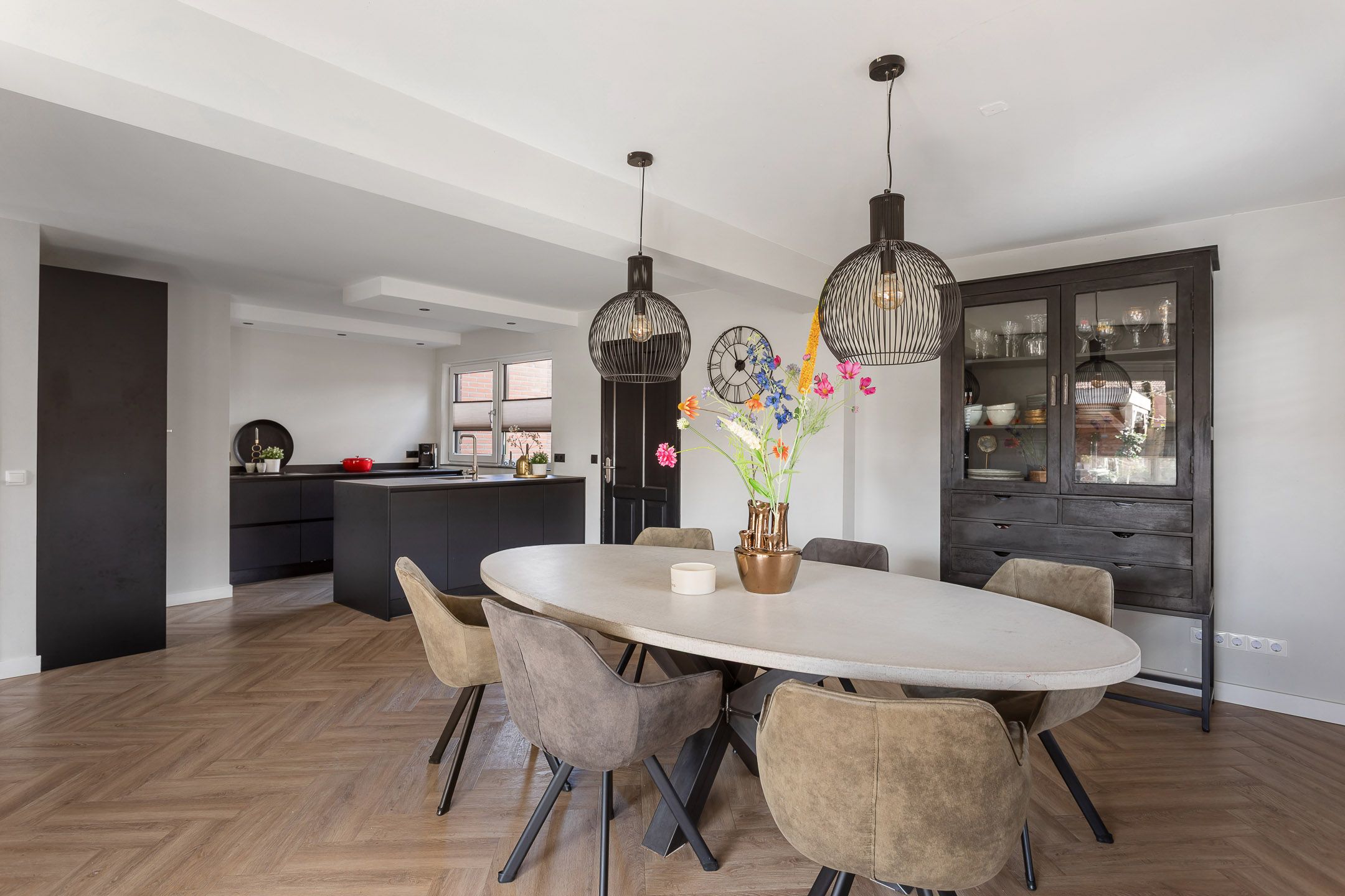 Photo 9 of Zilverschoon 30