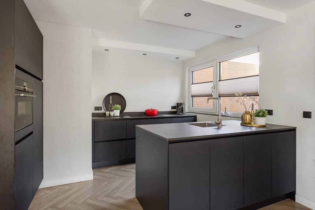 Photo 11 of Zilverschoon 30