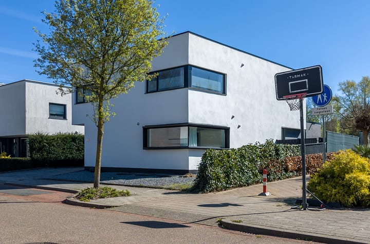 Photo 2 of Schout van Heeckerenring 42