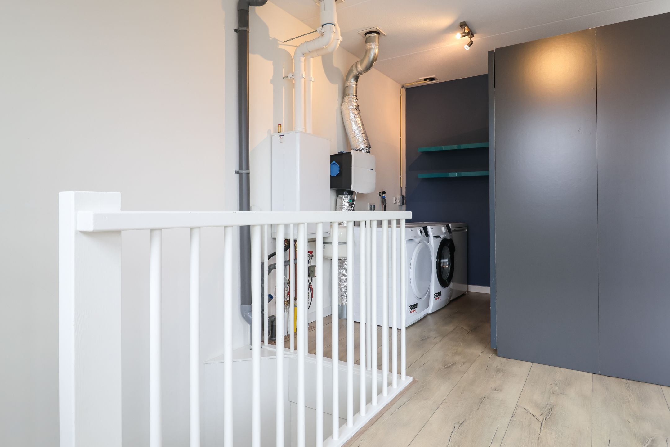Modern corner house with own boat mooring in Houkepoort — 48