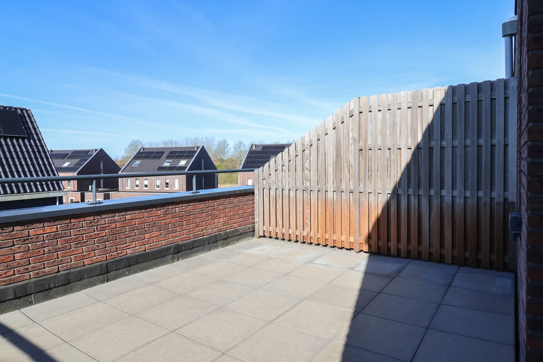 Modern corner house with own boat mooring in Houkepoort — 56
