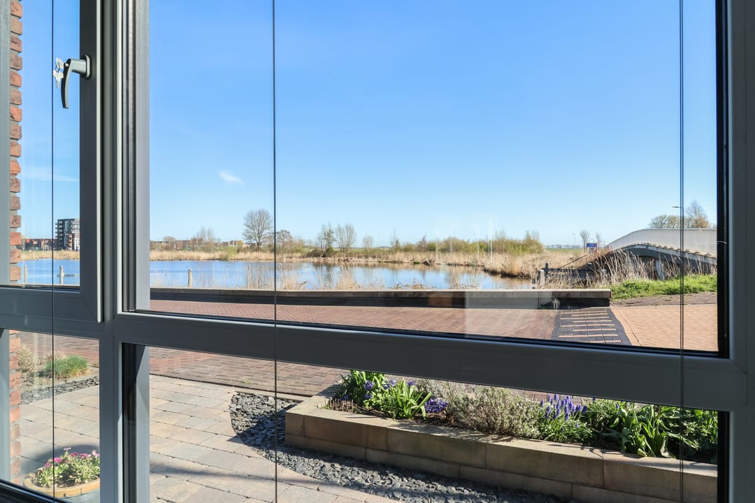 Modern corner house with own boat mooring in Houkepoort — 23