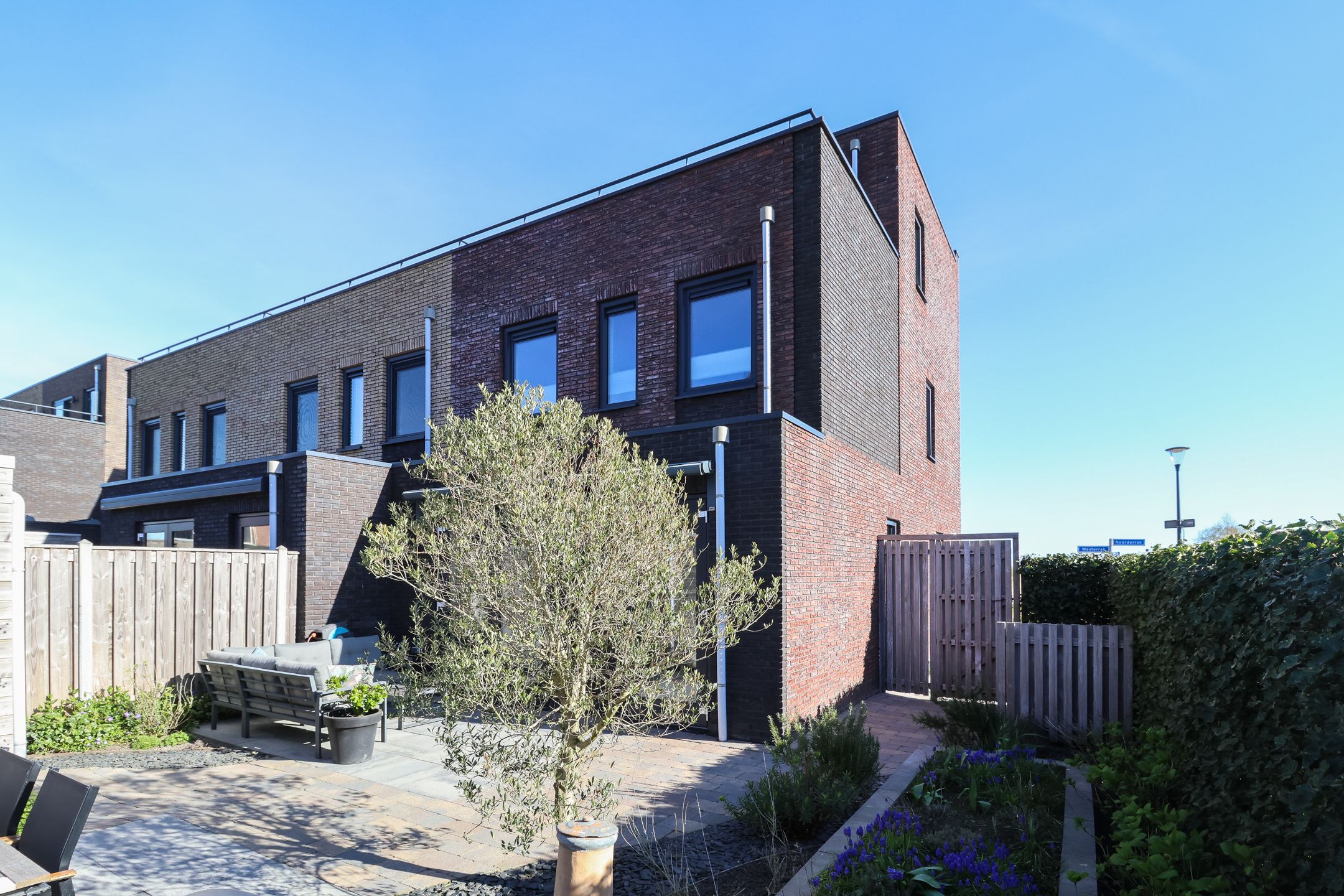 Modern corner house with own boat mooring in Houkepoort — 66