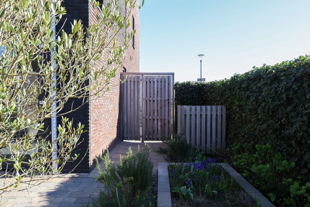 Modern corner house with own boat mooring in Houkepoort — 68