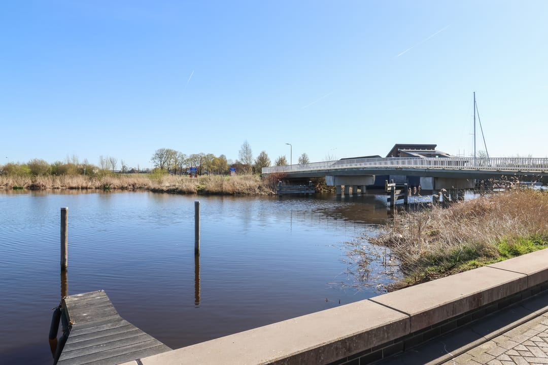 Modern corner house with own boat mooring in Houkepoort — 73