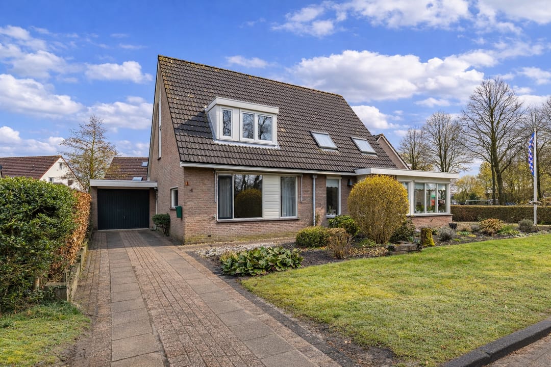 Foto 1 van Sânbuorren 4