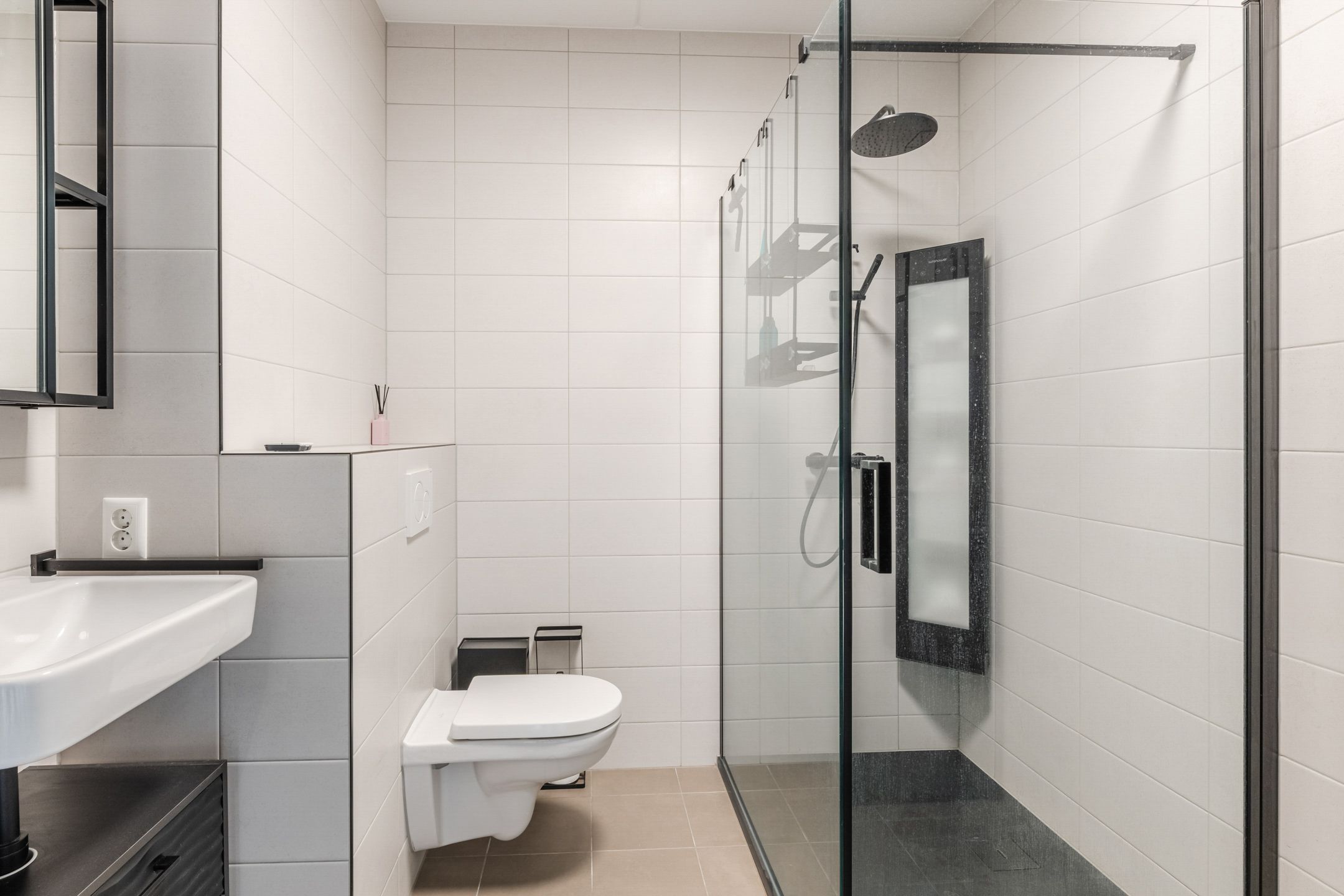 Photo 12 of Anton Ebbenhof 12