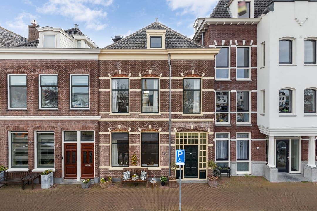 Foto 1 van Burg. De Jonghkade 25