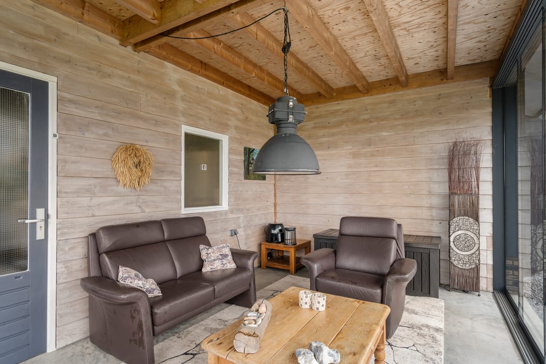 Luxury Detached Barn House with Outbuilding in Natural Setting — 26