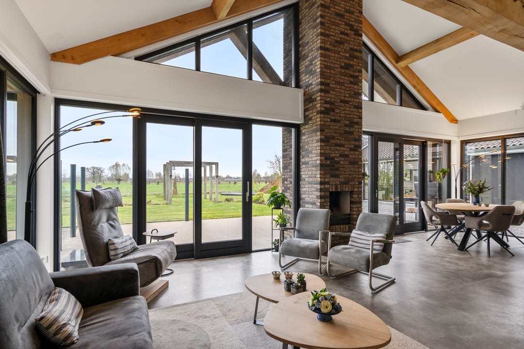Luxury Detached Barn House with Outbuilding in Natural Setting — 31