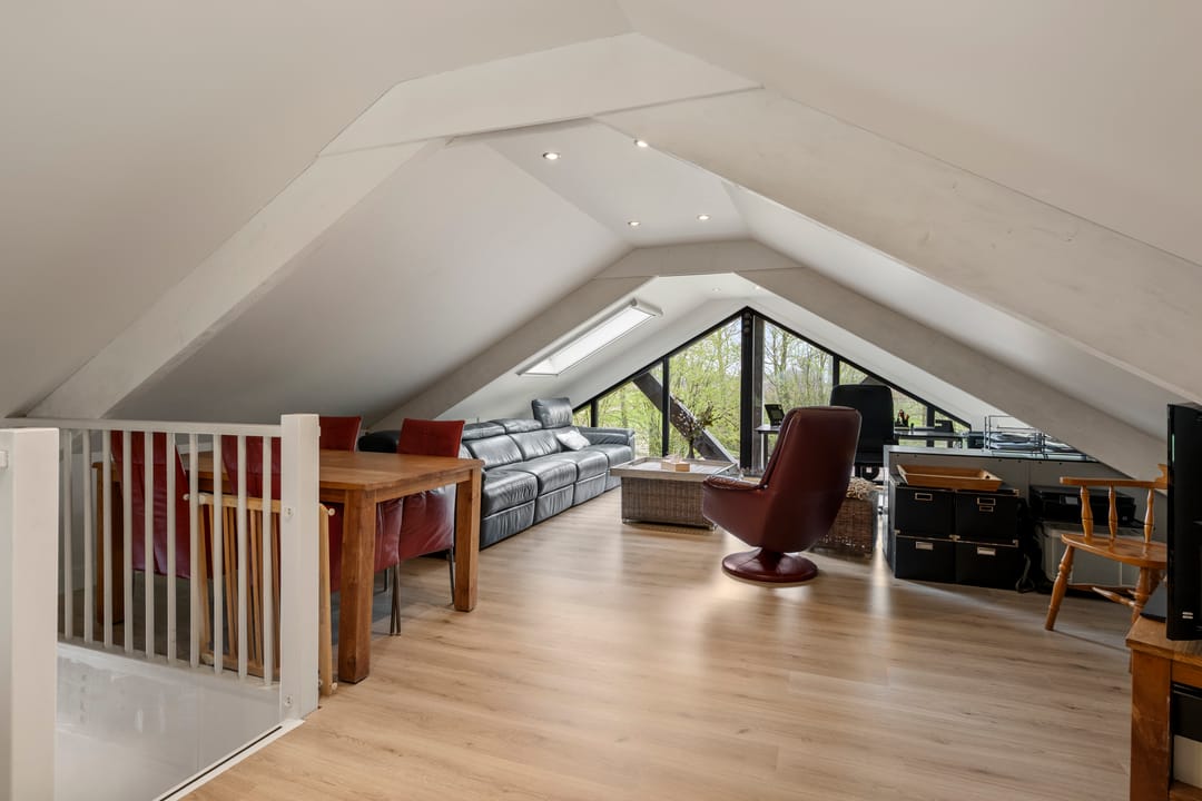 Luxury Detached Barn House with Outbuilding in Natural Setting — 56