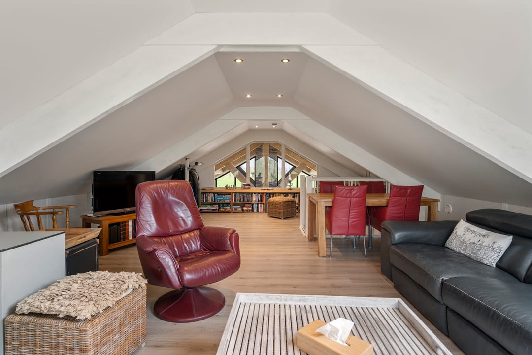 Luxury Detached Barn House with Outbuilding in Natural Setting — 58