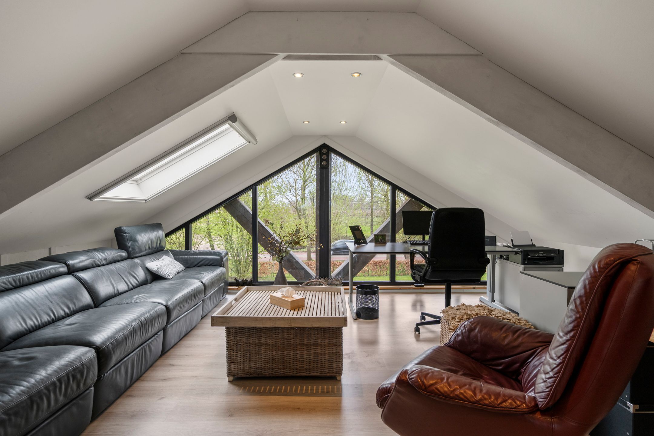 Luxury Detached Barn House with Outbuilding in Natural Setting — 57