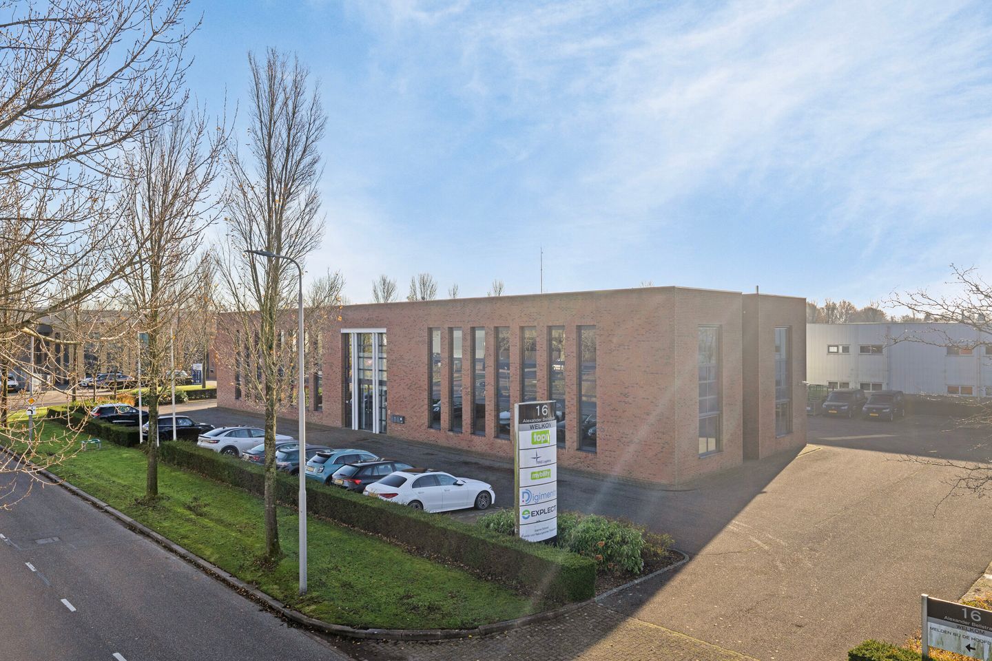 Bekijk foto 1 van Alexander Bellstraat 16