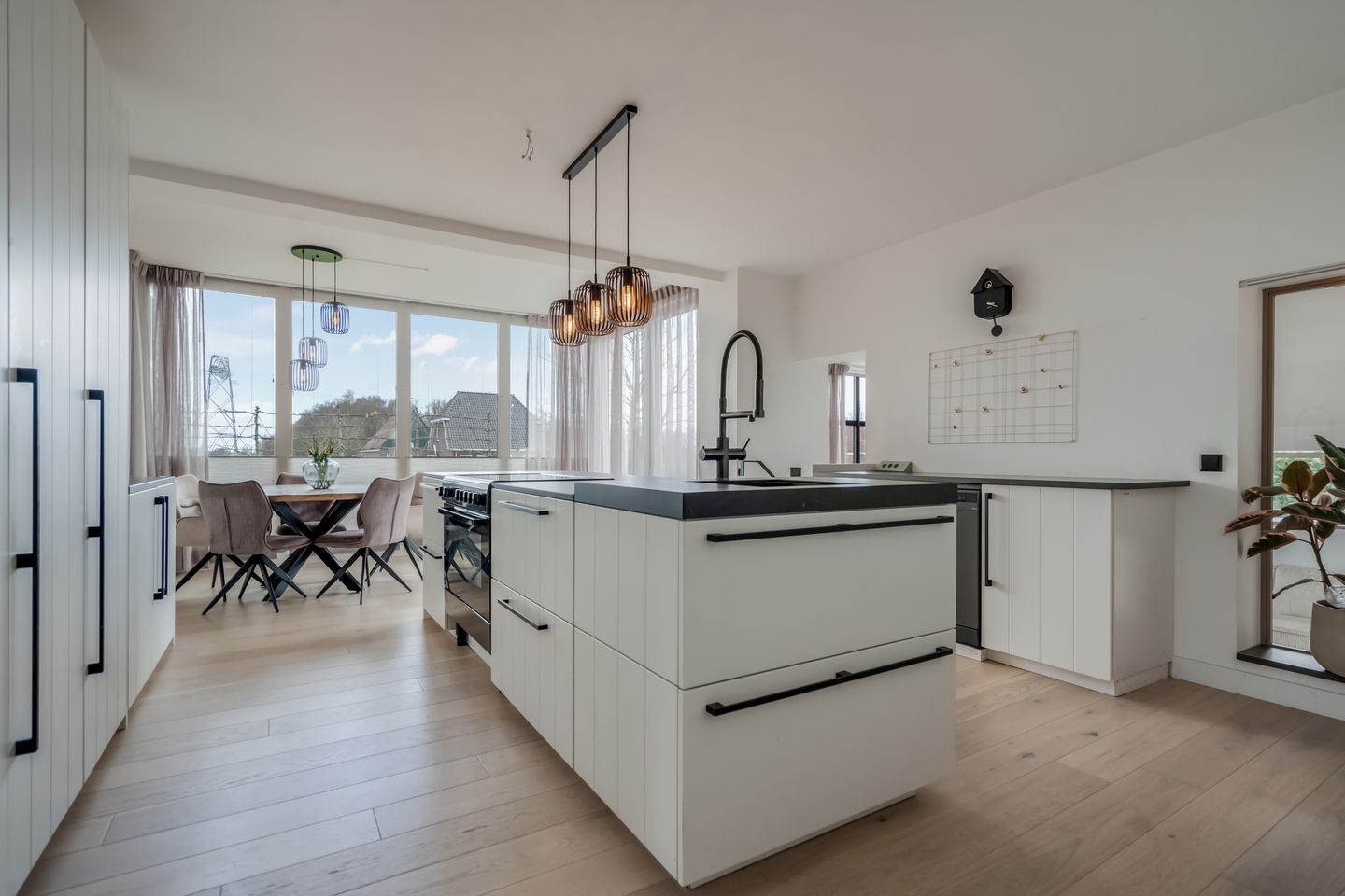 Foto 19 van Straatweg 1