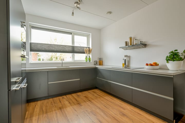 Photo 2 of Melisse 27