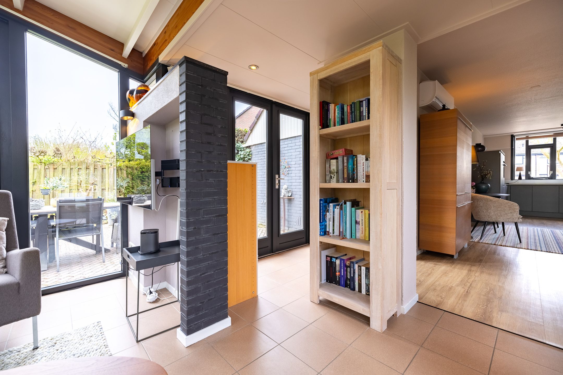 Foto 9 van Koemate 102