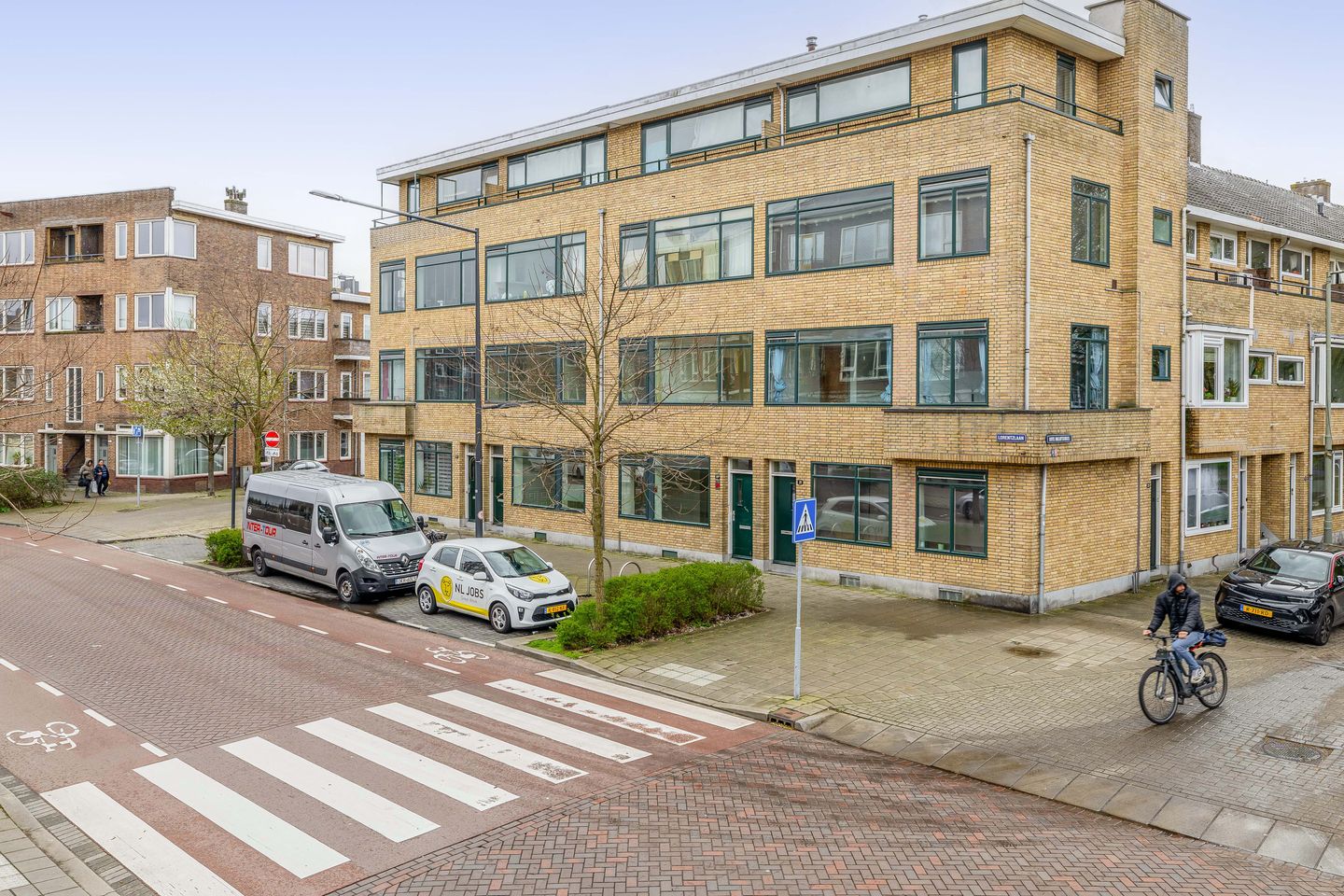 Photo 4 of Lorentzlaan 19-B