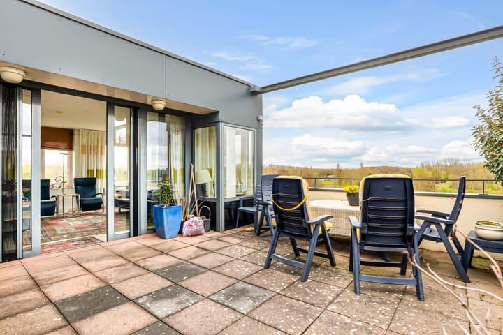 Photo 4 of L. Springerstraat 252