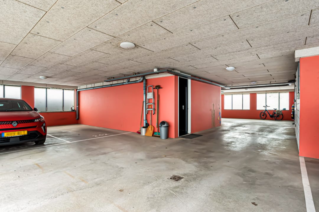 Photo 67 of L. Springerstraat 252
