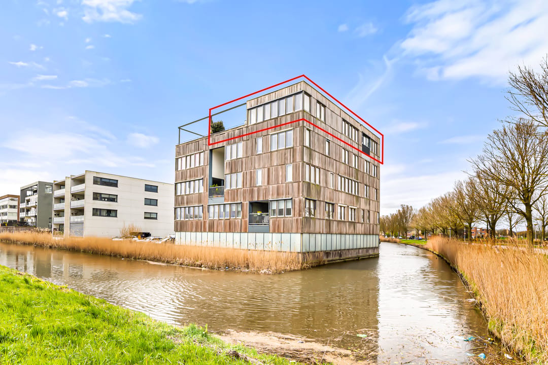 Photo 1 of L. Springerstraat 252