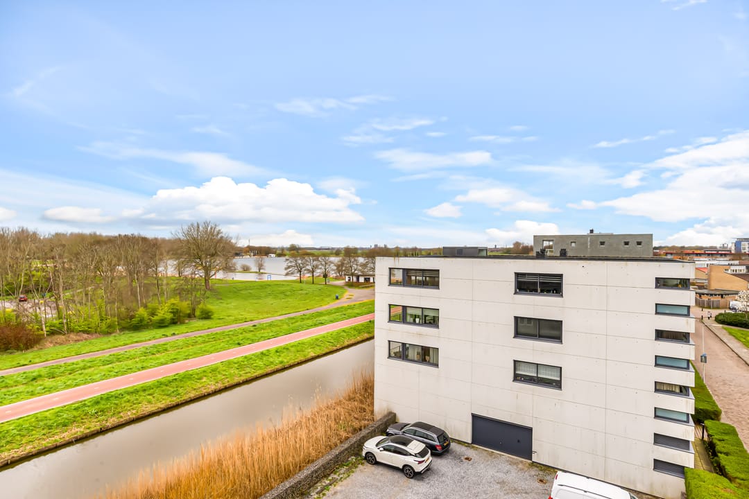 Photo 62 of L. Springerstraat 252