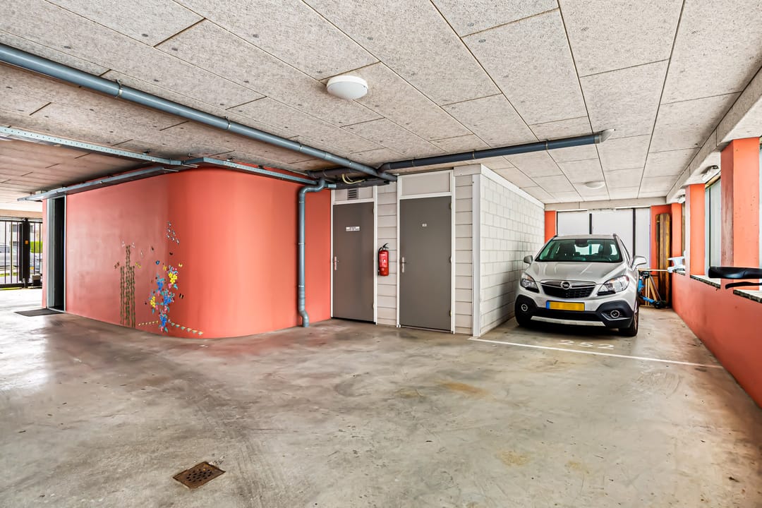 Photo 68 of L. Springerstraat 252