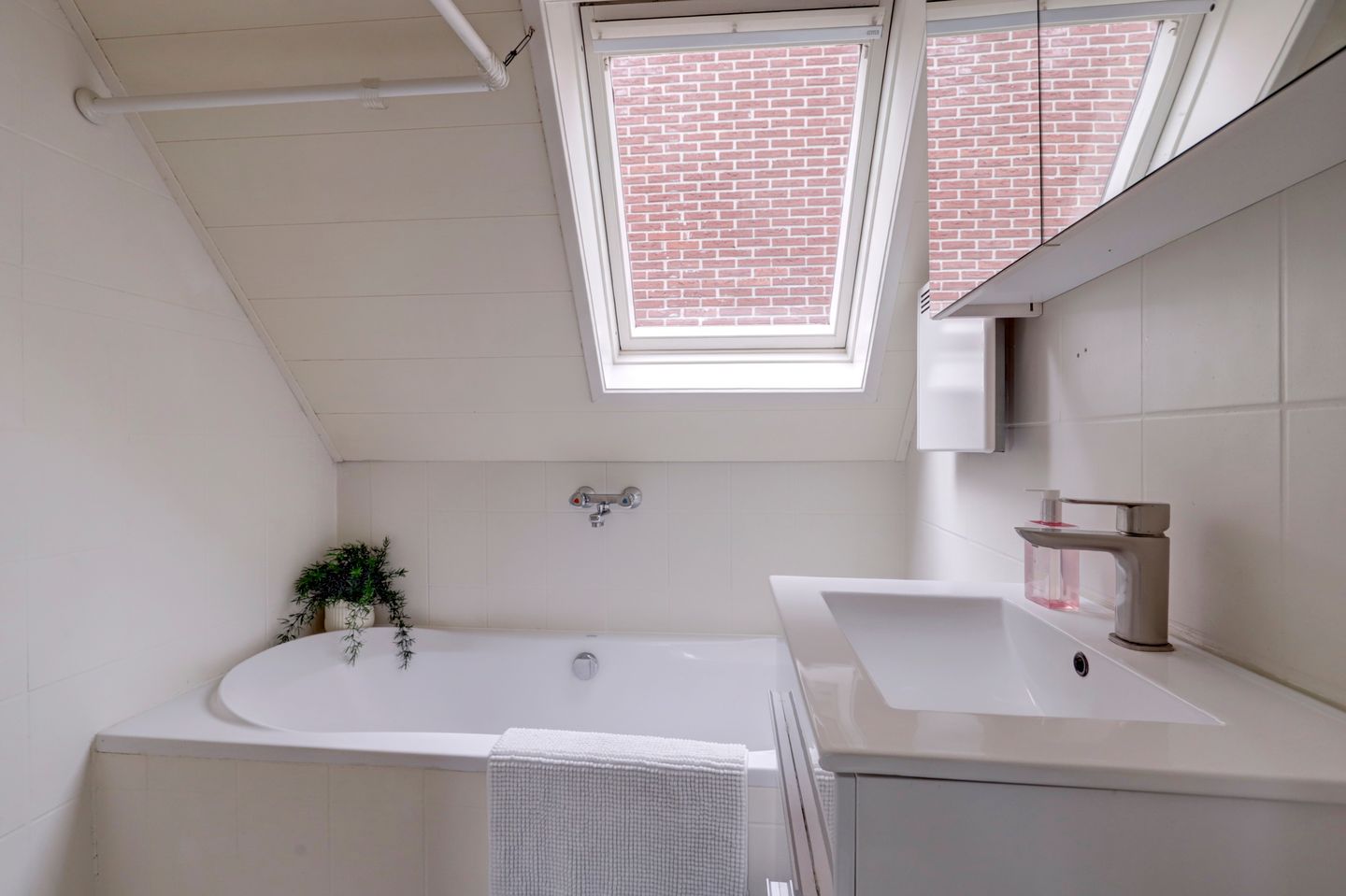 Photo 19 of Bergstraat 74