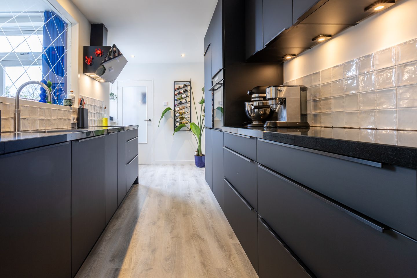 Foto 14 van Parallelweg 186