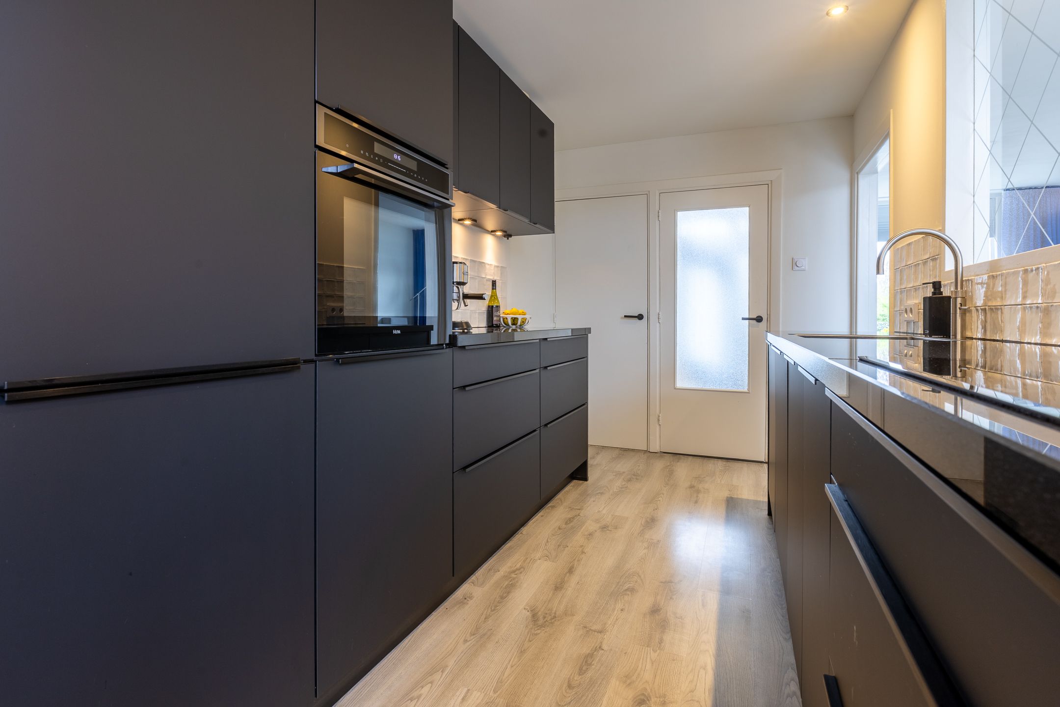 Foto 15 van Parallelweg 186