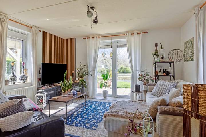 Photo 4 of Golfslag 11