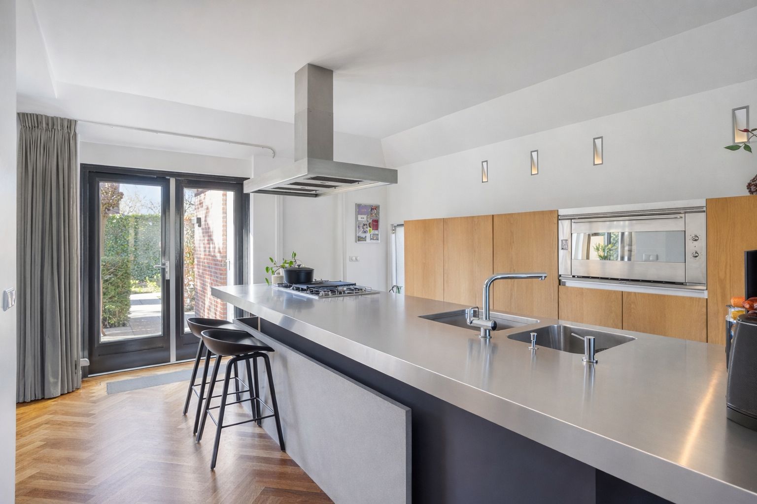Characterful 1950s Family Home with A+ Energy Label in Eikenburg — 24