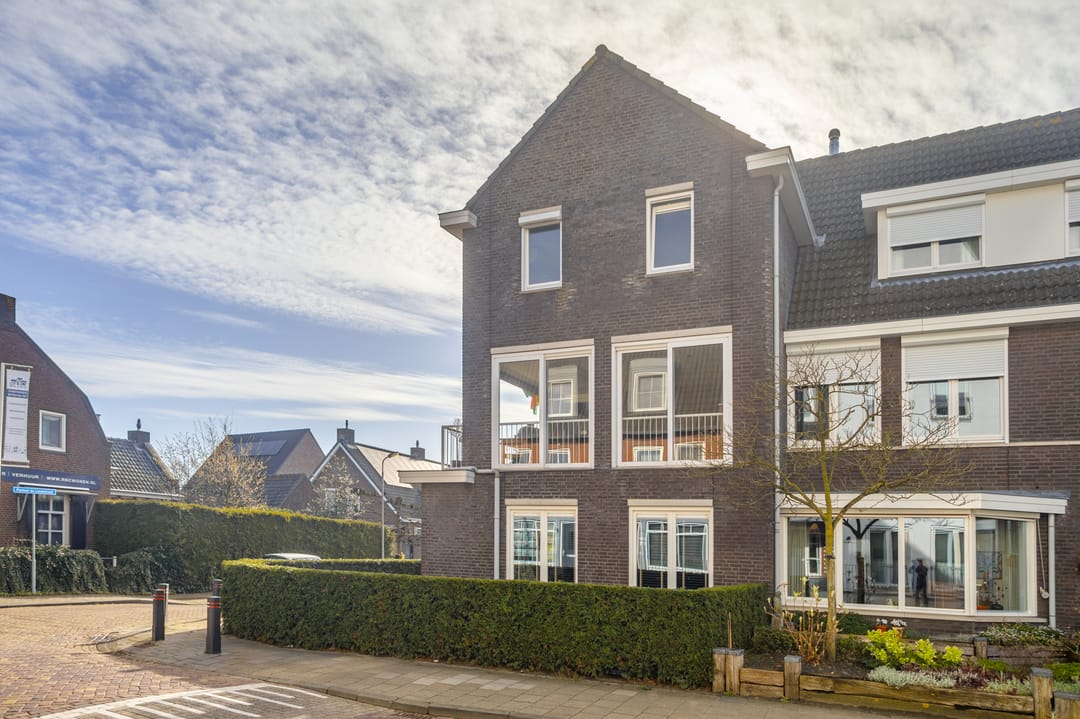 Photo 38 of Pastoor de Louwstraat 2