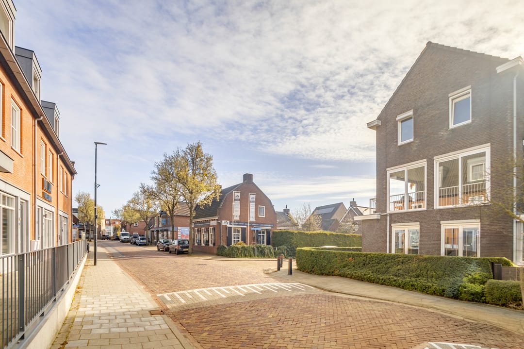 Photo 37 of Pastoor de Louwstraat 2