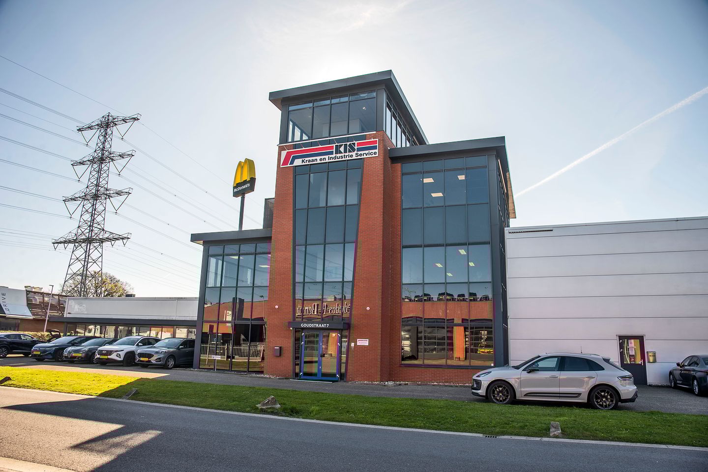 View photo 2 of Goudstraat 7