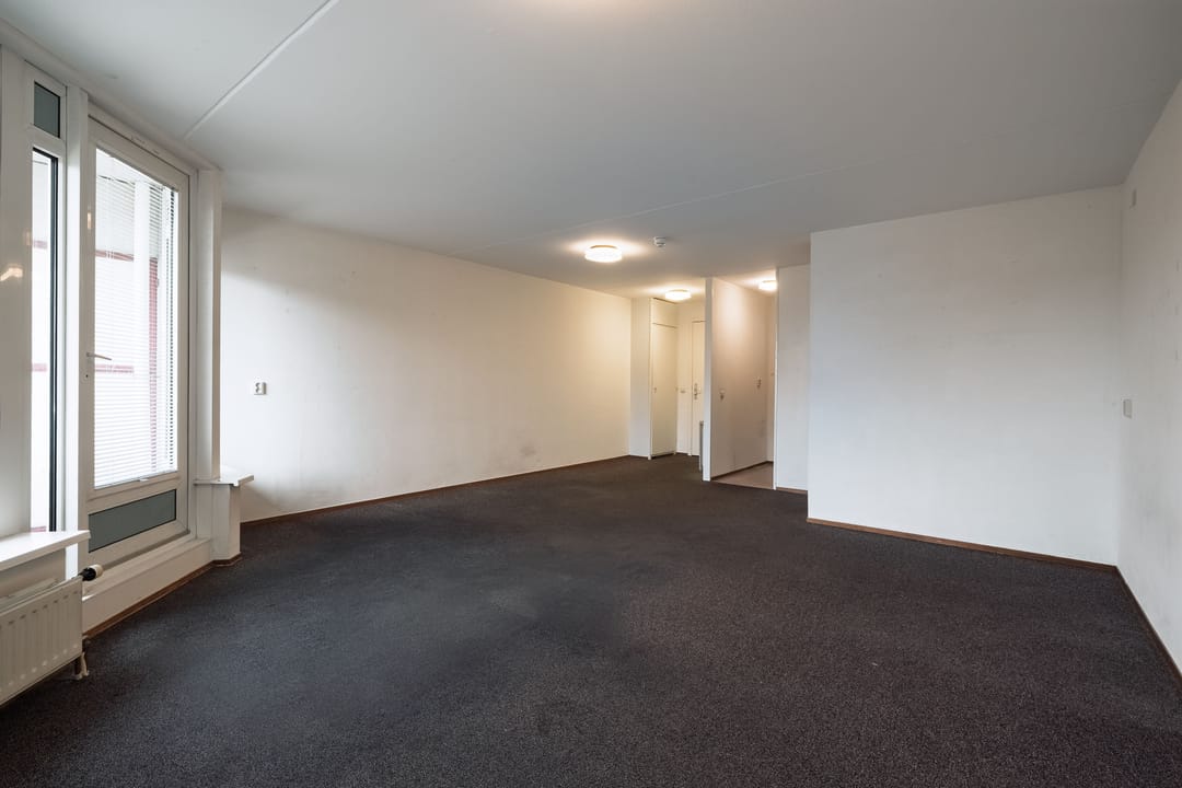 Compact starter apartment with balcony near Wageningen city centre and university campus — 13