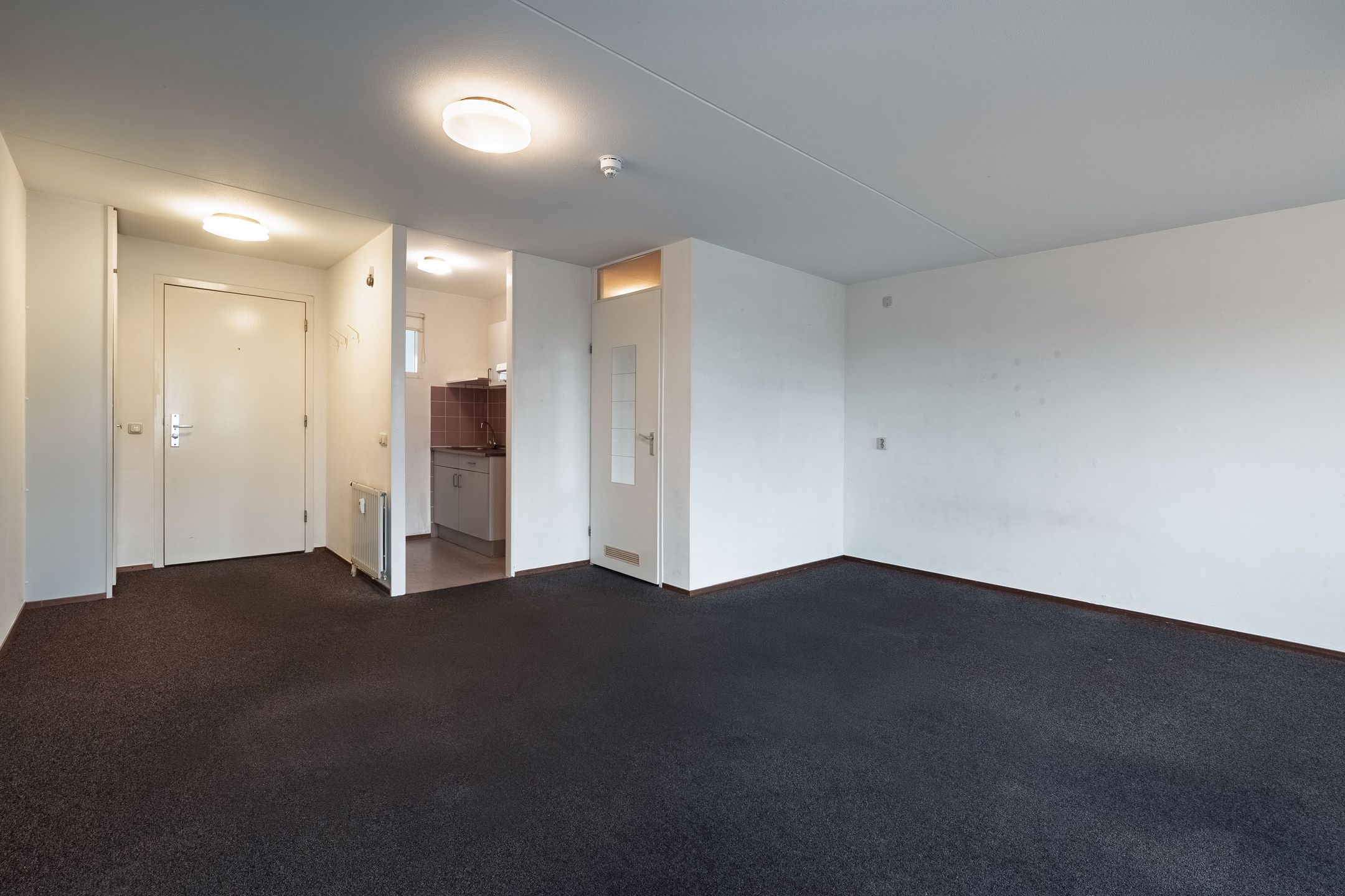 Compact starter apartment with balcony near Wageningen city centre and university campus — 12