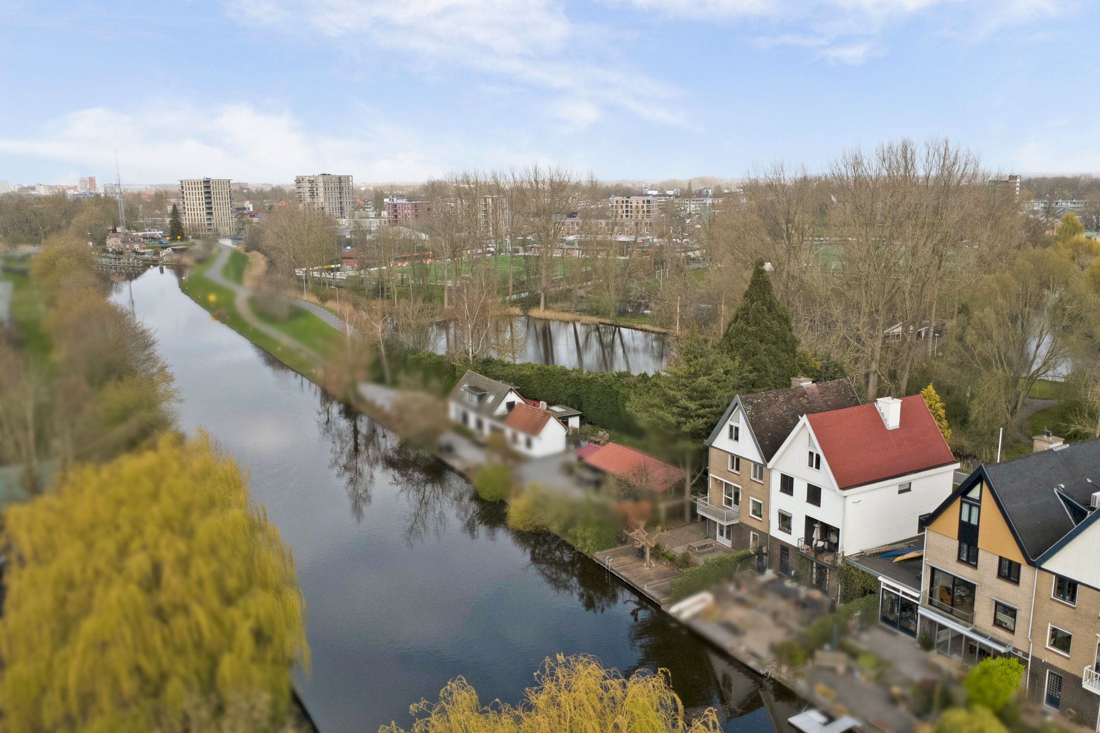 Photo 3 of Goejanverwelledijk 20-A