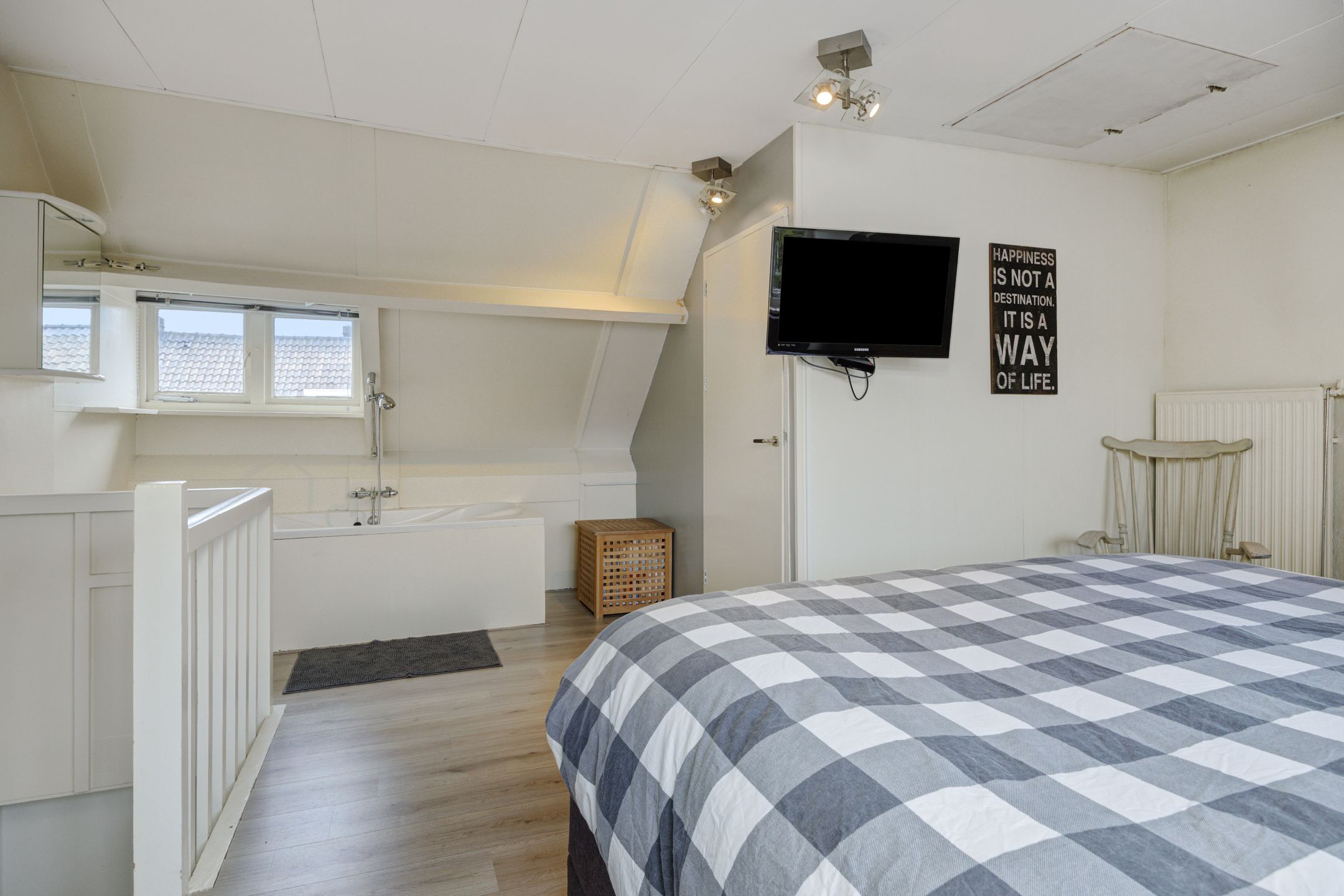 Foto 24 van Leliestraat 13