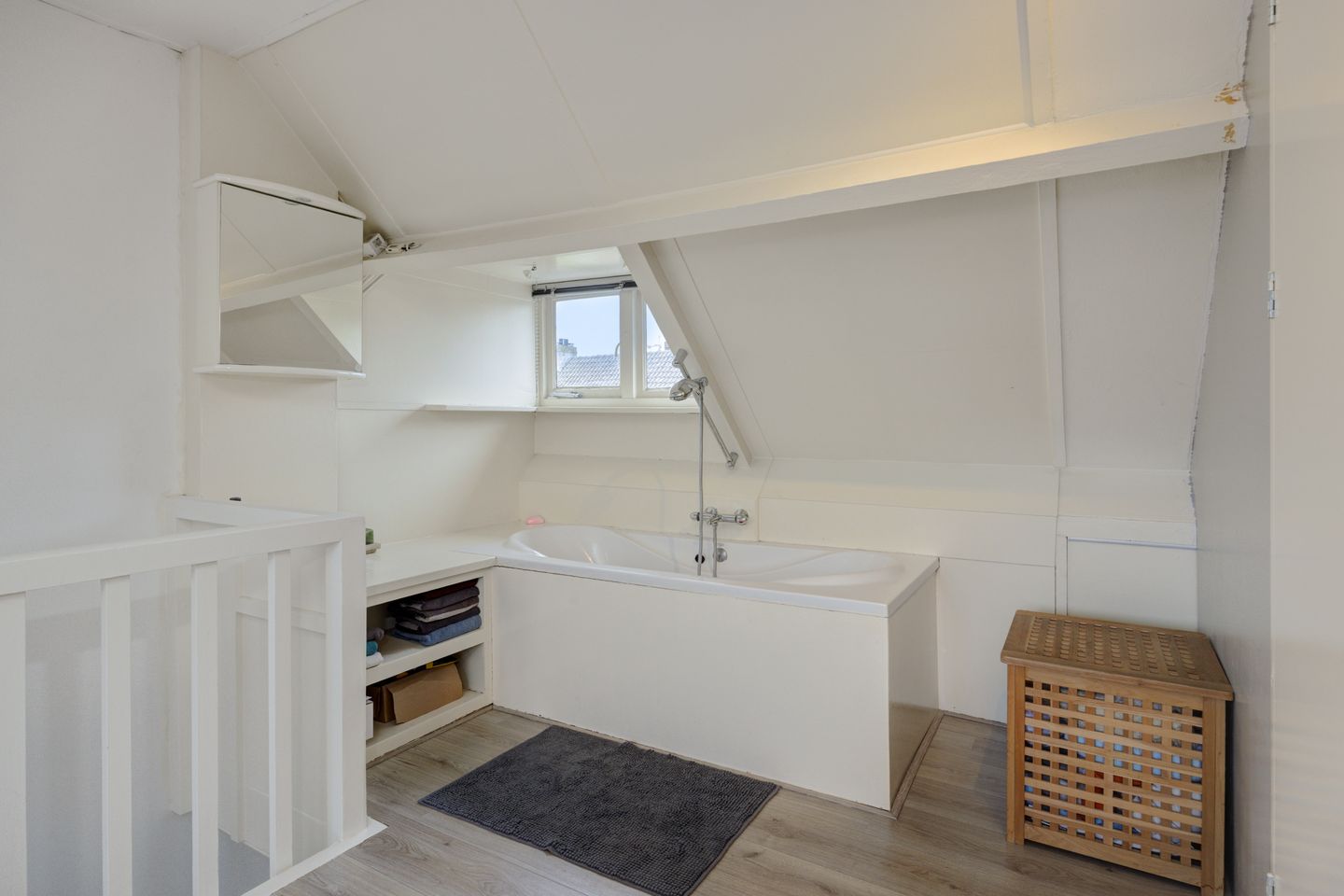 Foto 25 van Leliestraat 13