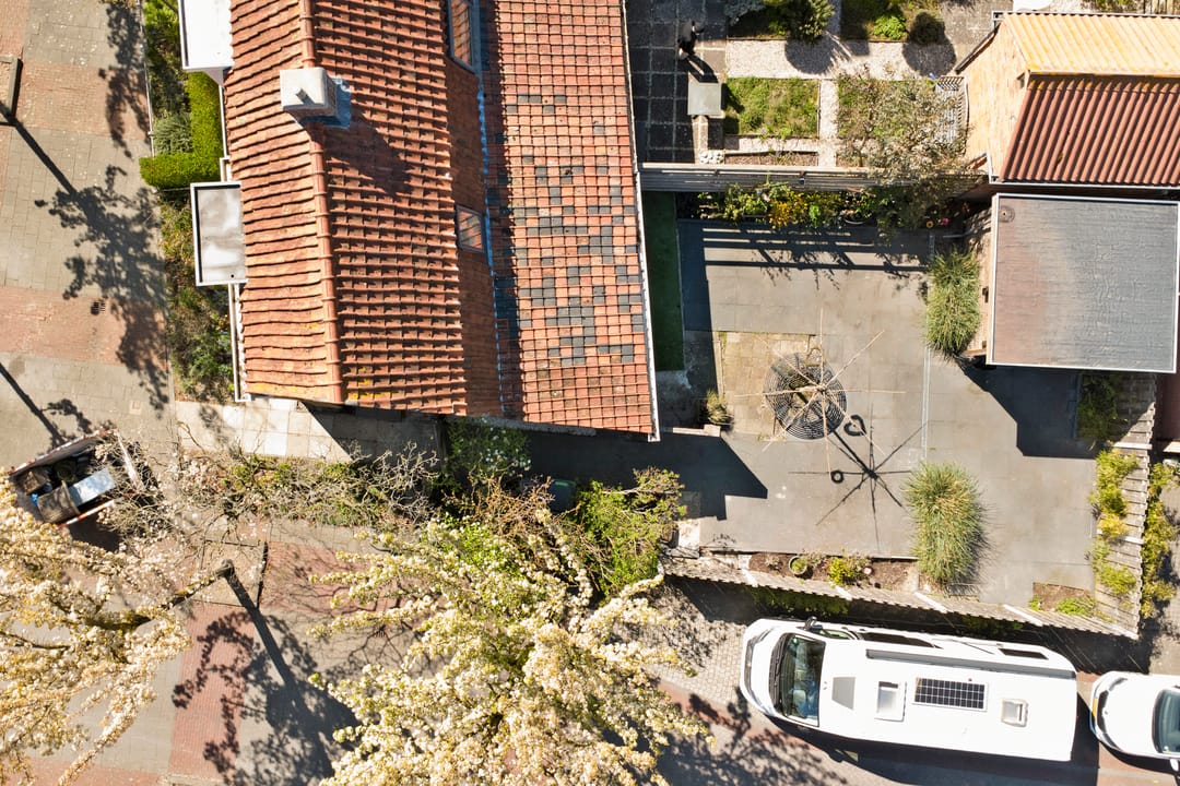 Charming modernised semi detached home with private garden in Kats — 22