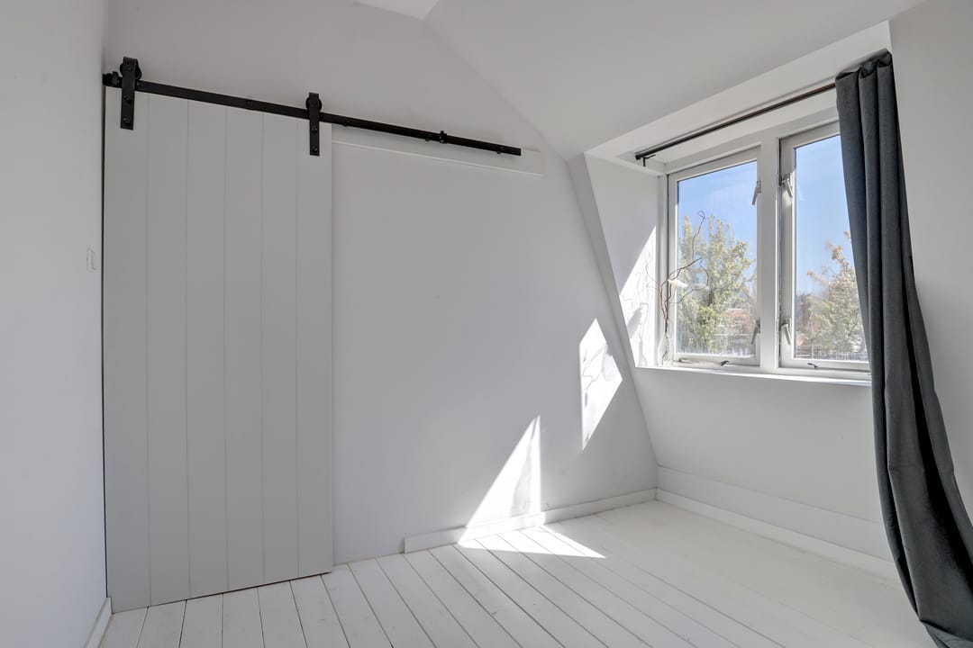 Charming modernised semi detached home with private garden in Kats — 13