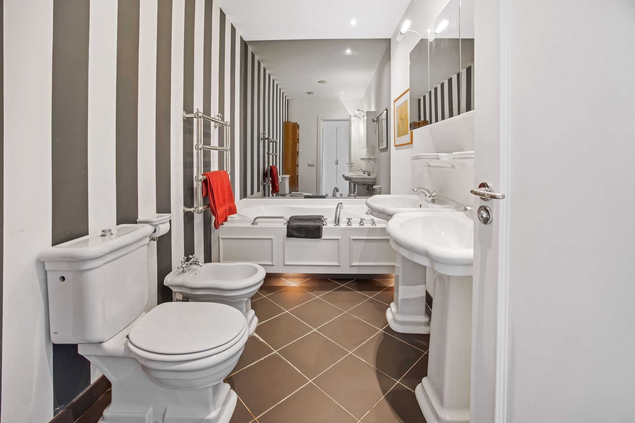 Photo 27 of Johan de Wittstraat 5-A