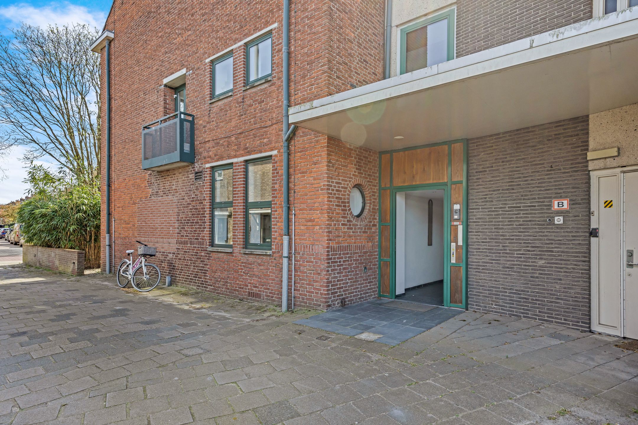 Photo 36 of Johan de Wittstraat 5-A
