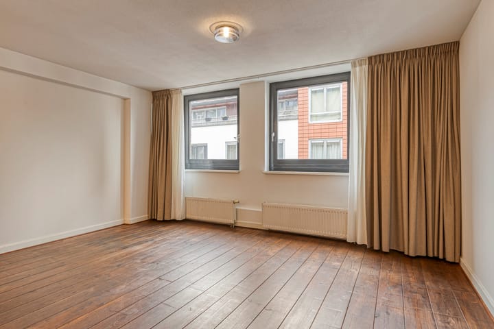 Photo 3 of Marktstraat 11-A